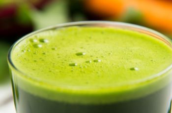 Suco de Cannabis (Benefícios + Como Fazer + 2 Receitas)